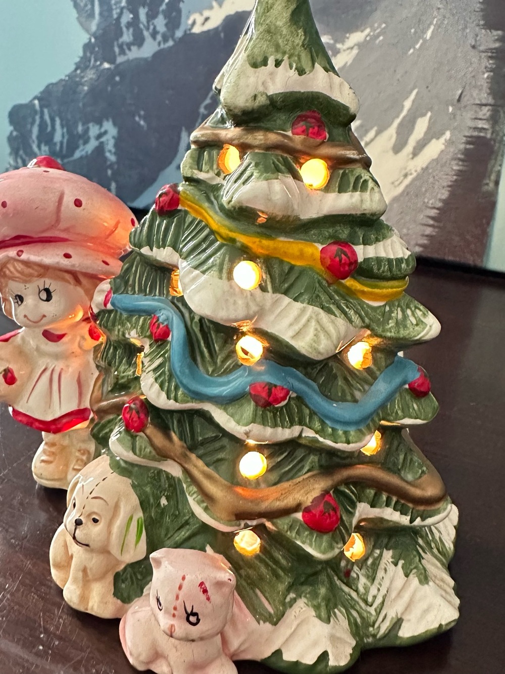 Vintage Strawberry Shortcake A Berry Merry Christmas Ceramic Tree - Picture 10 of 11